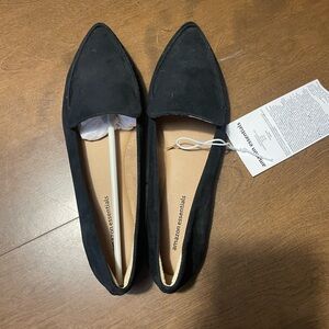 Black pointed toe flats